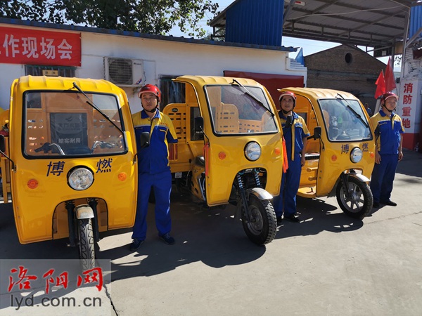 1598682287142525.jpg 00300365450_cfb442c7.jpg